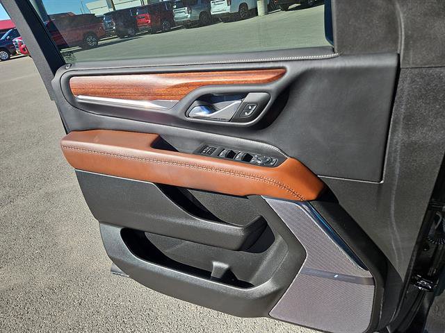 Used 2023 GMC Yukon XL Denali Ultimate w/ LPO, Floor Liner Package image 13