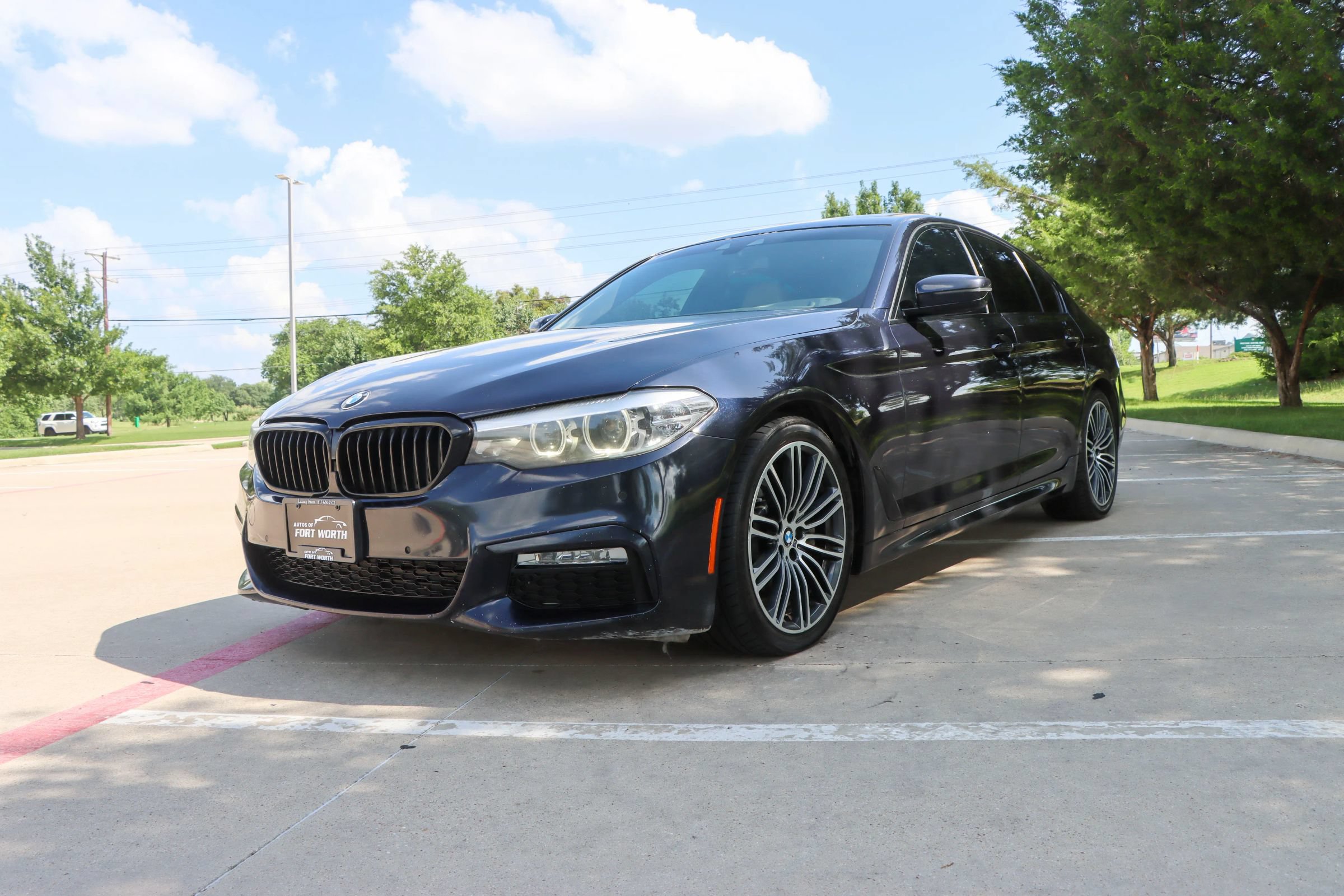 Used 2018 BMW 530i w/ M Sport Package RWD image 3