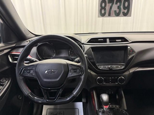 Used 2022 Chevrolet TrailBlazer RS w/ Sun and Liftgate Package AWD/4WD image 4