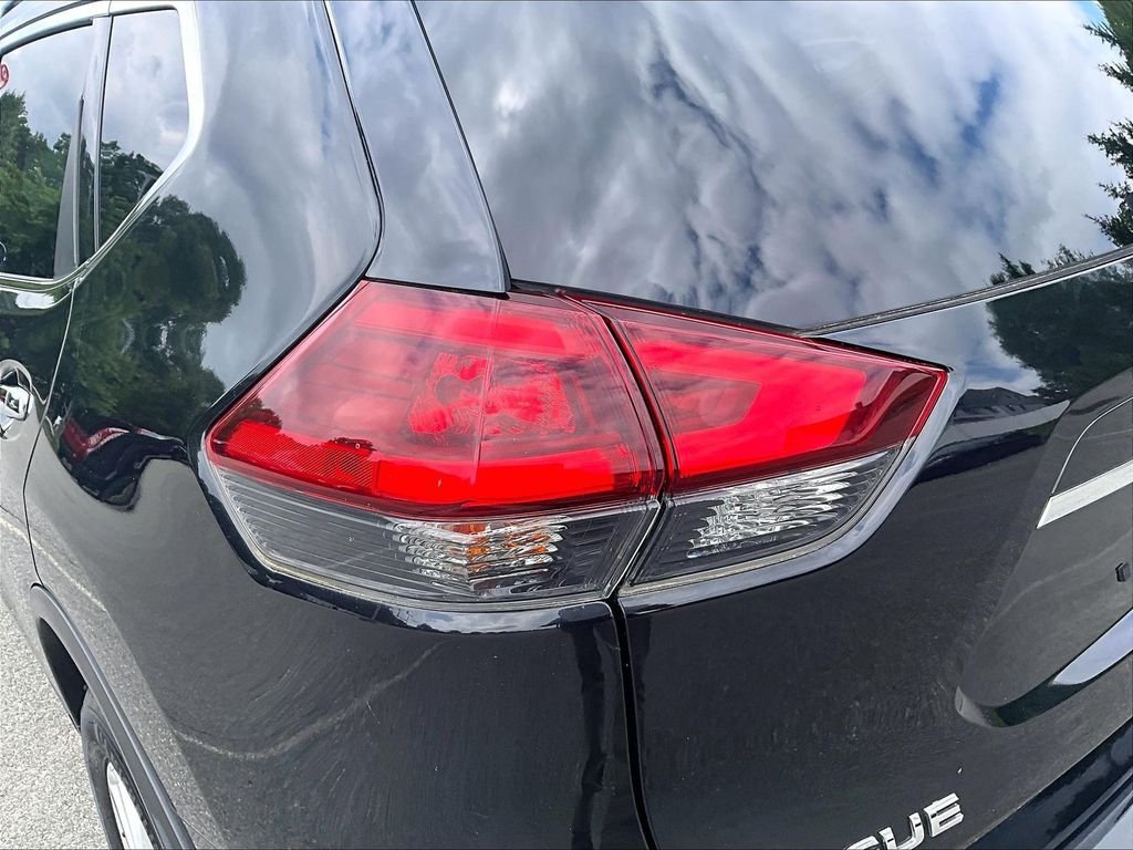 Used 2019 Nissan Rogue SV AWD/4WD image 34