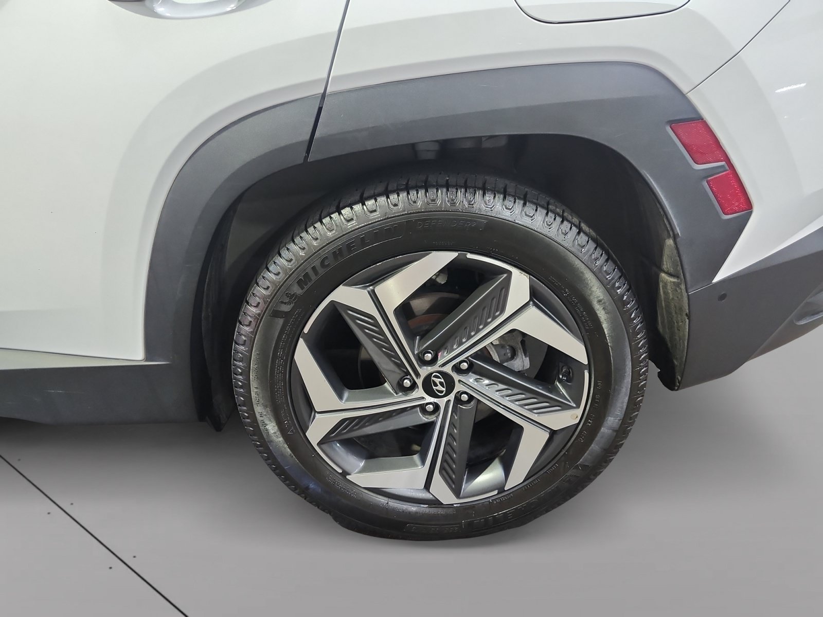 Used 2022 Hyundai Tucson Limited FWD image 16