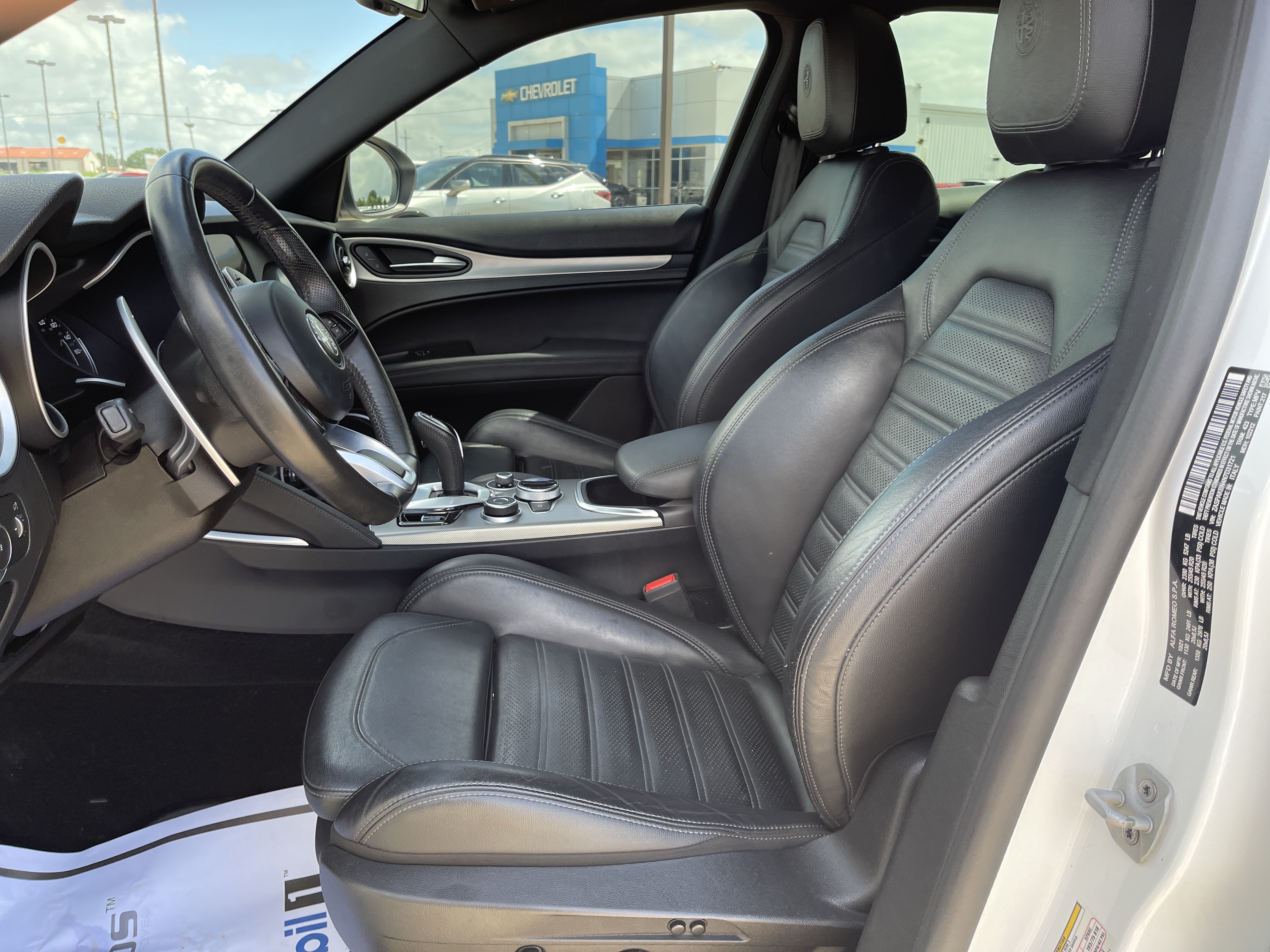 Used 2022 Alfa Romeo Stelvio Veloce AWD/4WD image 34