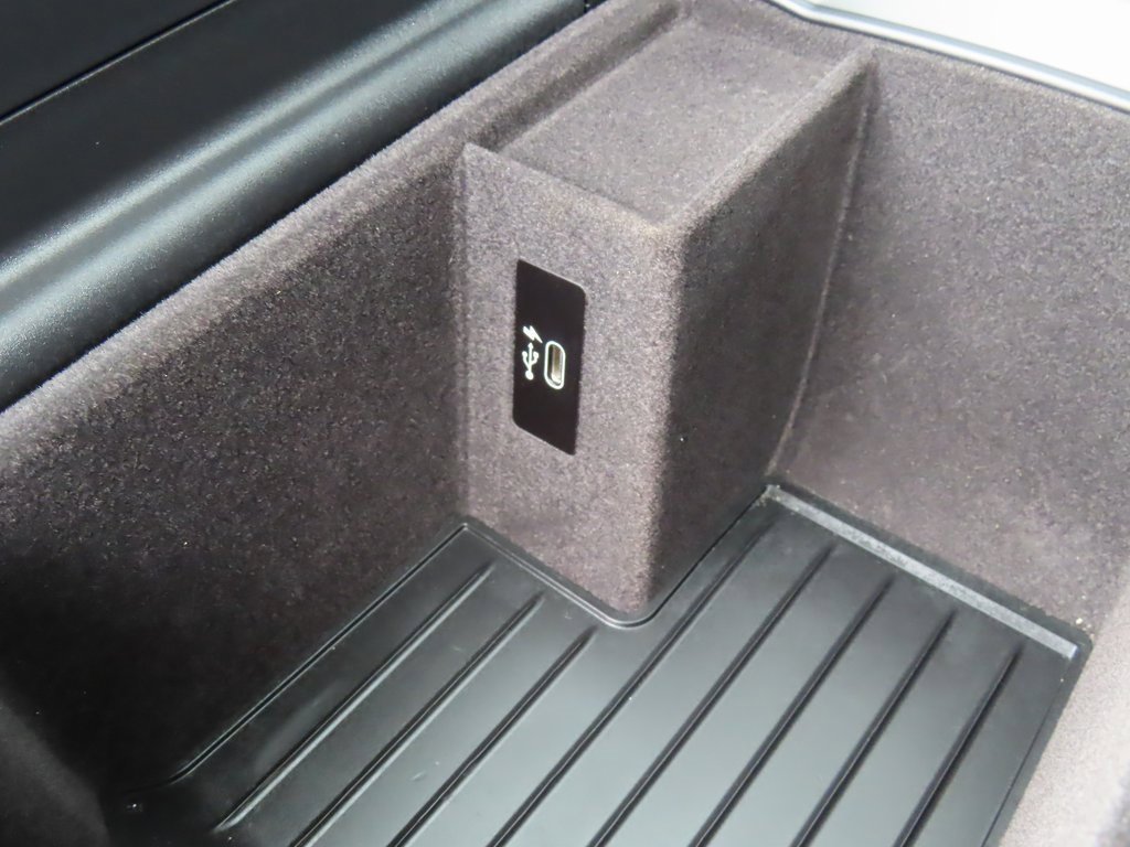 Used 2022 BMW 530e xDrive w/ Premium Package image 10