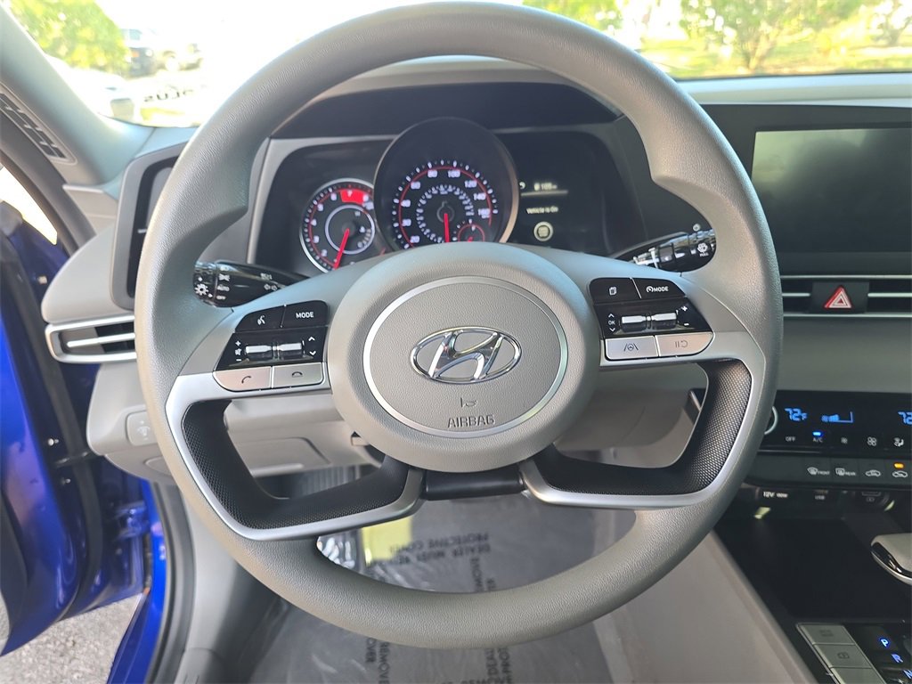 Used 2023 Hyundai Elantra SEL image 26