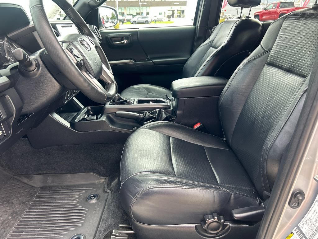 Certified 2018 Toyota Tacoma TRD Sport AWD/4WD image 10