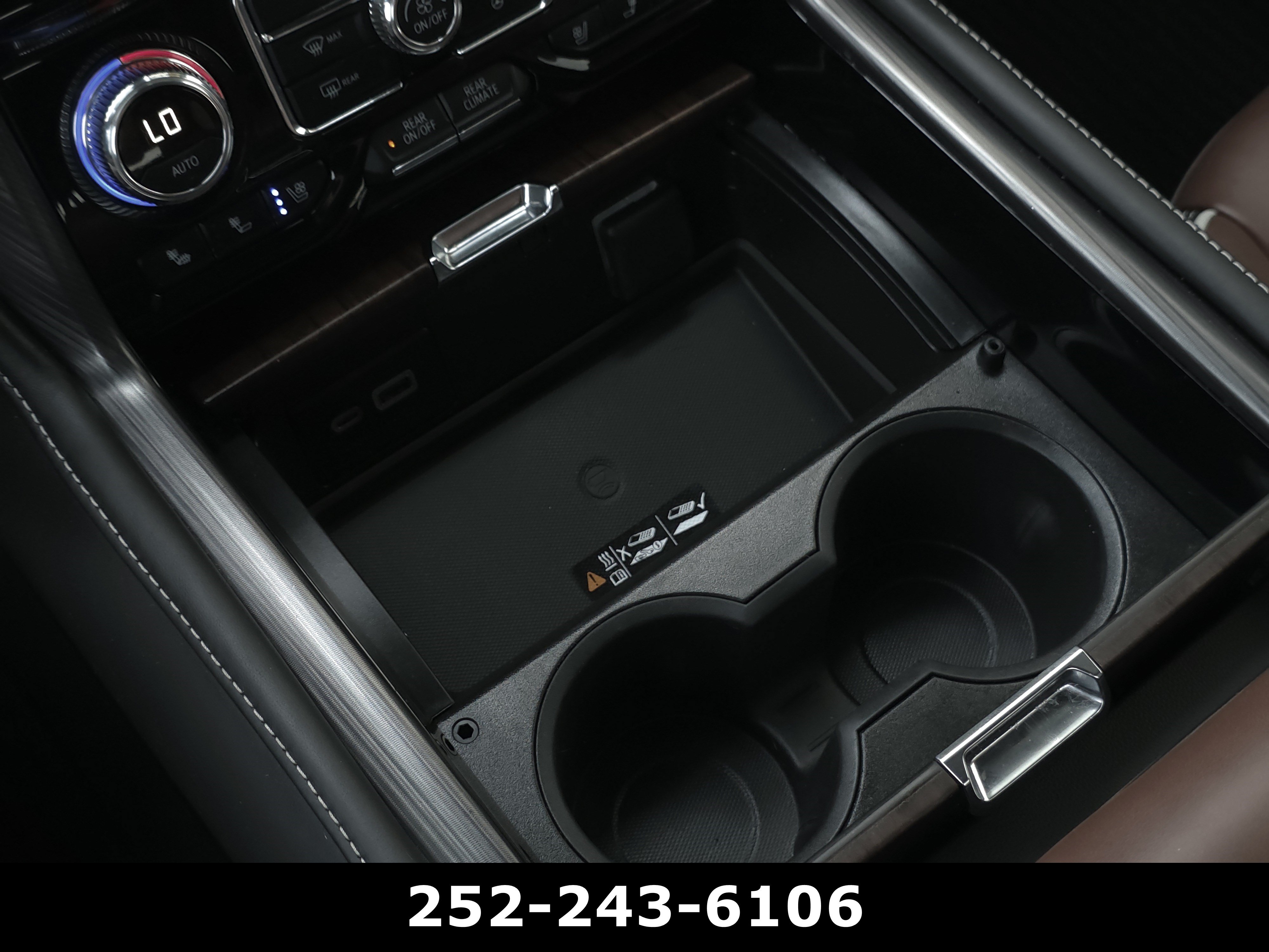 Used 2024 GMC Yukon Denali Ultimate AWD/4WD image 16