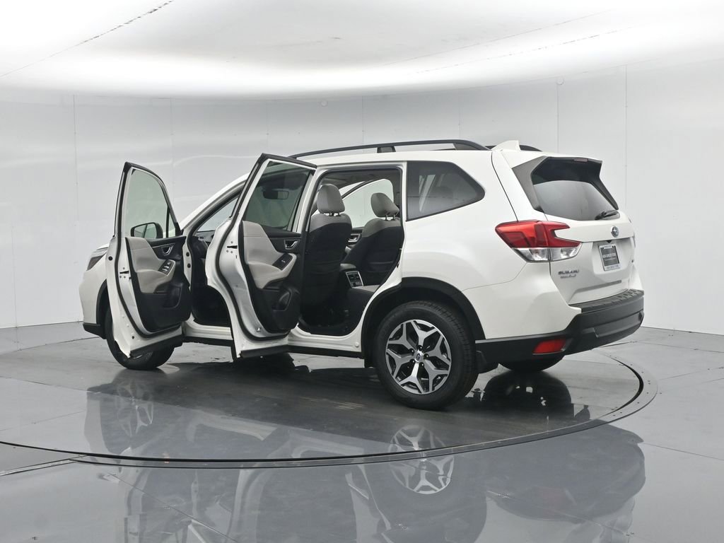 Used 2020 Subaru Forester Premium AWD/4WD image 39