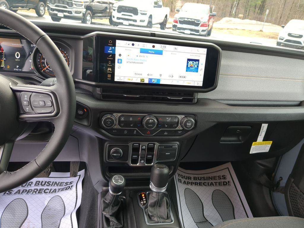 New 2026 Jeep Gladiator Sport AWD/4WD image 27