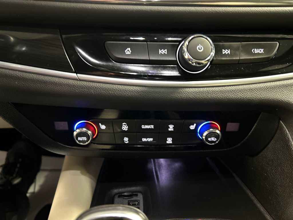 Used 2020 Buick Enclave Essence w/ Trailering Package, 5000 lbs. FWD image 17