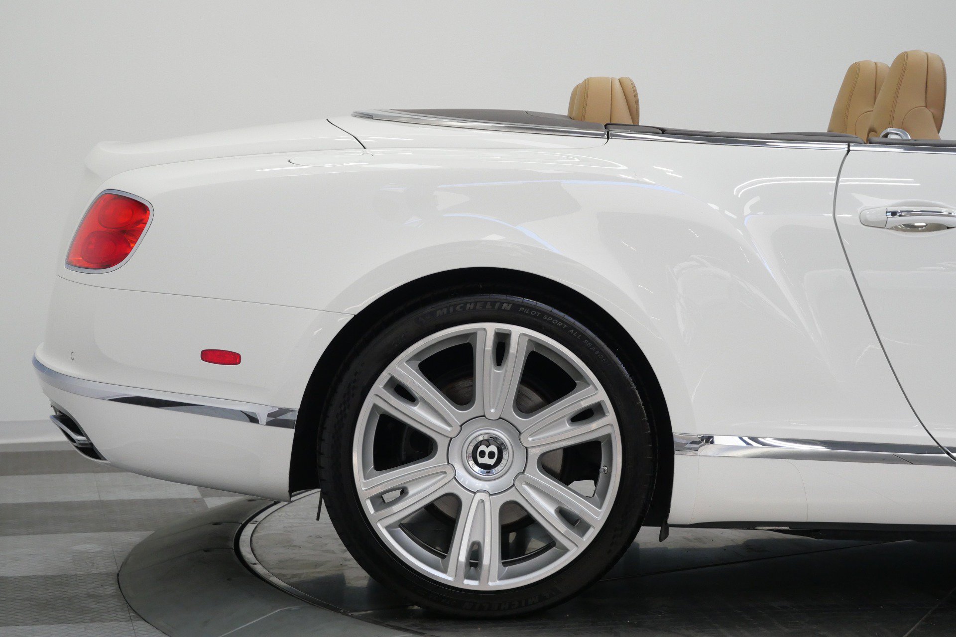 Used 2018 Bentley Continental GT AWD/4WD image 42
