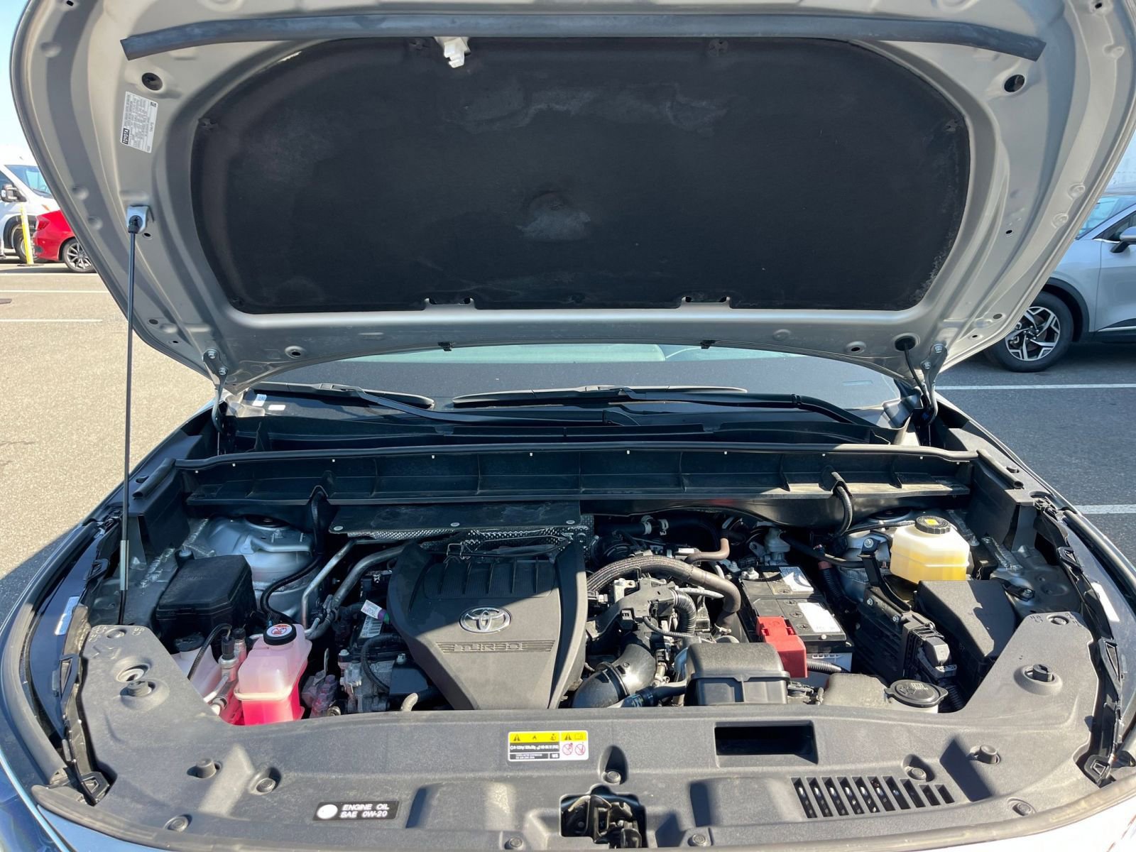 Used 2025 Toyota Highlander LE FWD image 34