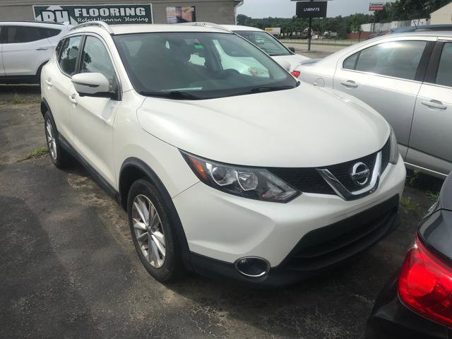 Used 2017 Nissan Rogue Sport SV w/ SV Premium Package AWD/4WD image 1