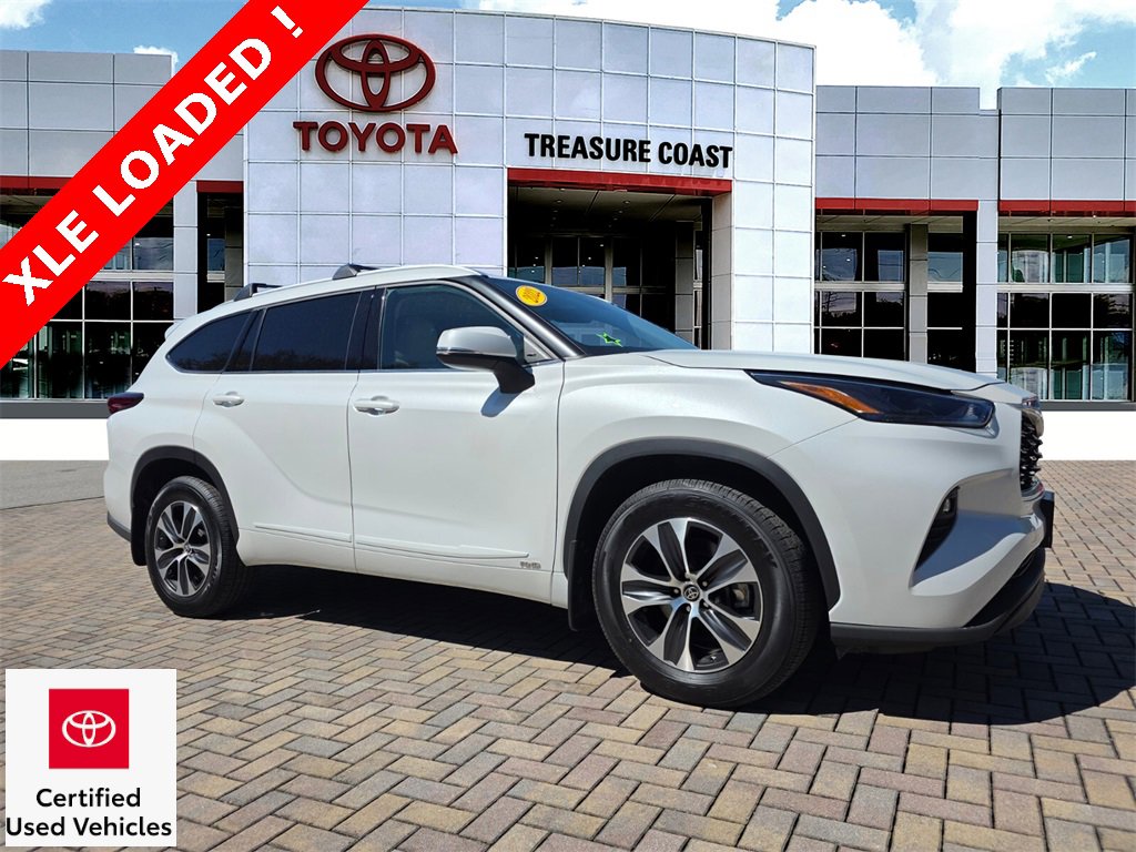 Certified 2022 Toyota Highlander XLE image 1