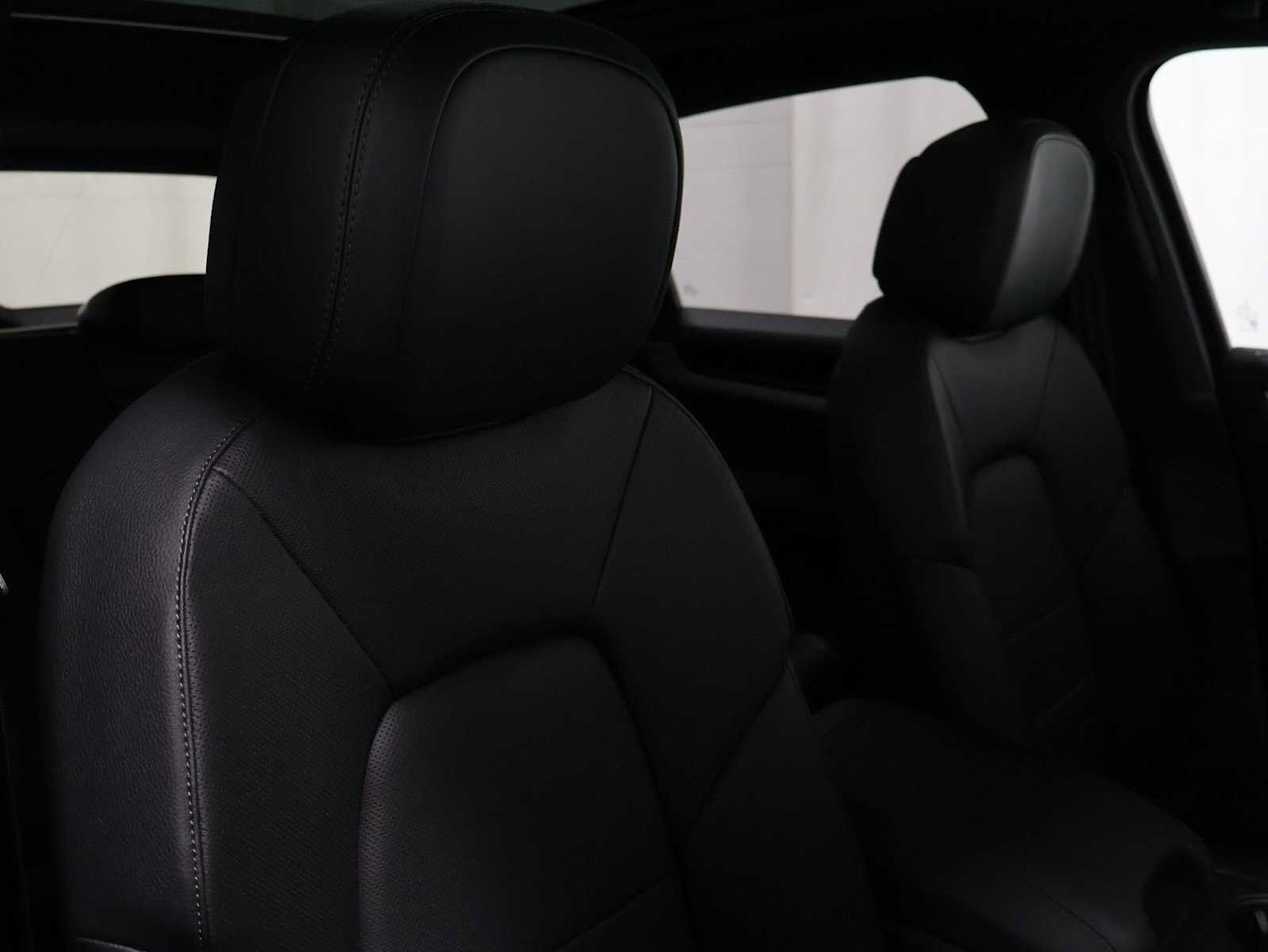 New 2026 Porsche Cayenne AWD/4WD image 21