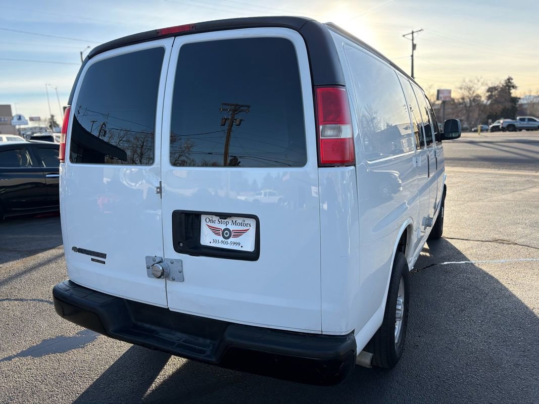 Used 2016 Chevrolet Express 3500 image 3