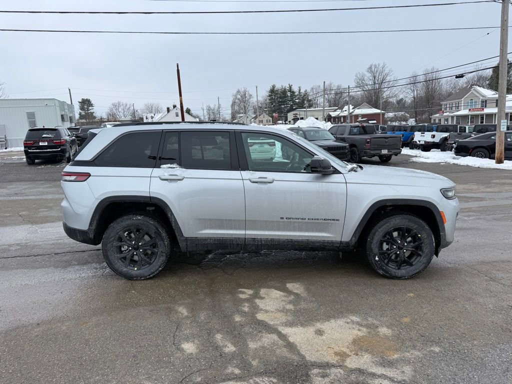 New 2026 Jeep Grand Cherokee Altitude AWD/4WD image 5