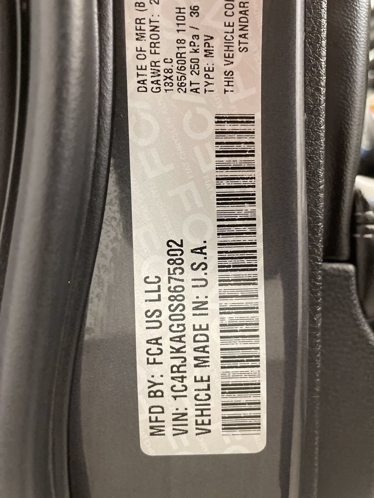 Certified 2025 Jeep Grand Cherokee L Altitude AWD/4WD image 28