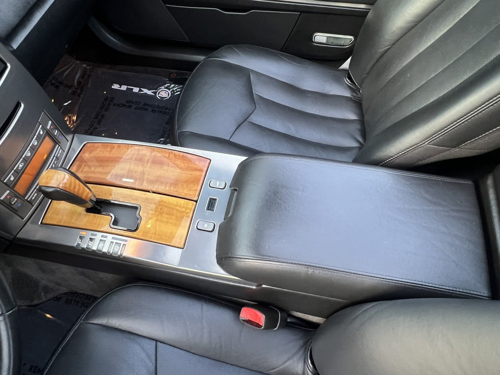 Used 2004 Cadillac XLR RWD image 23