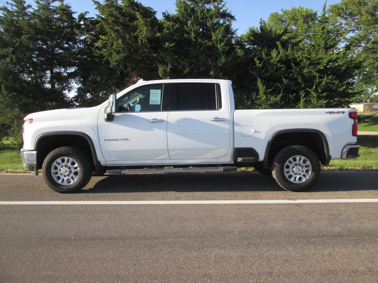 Used 2022 Chevrolet Silverado 2500 LTZ w/ Safety Package AWD/4WD image 2