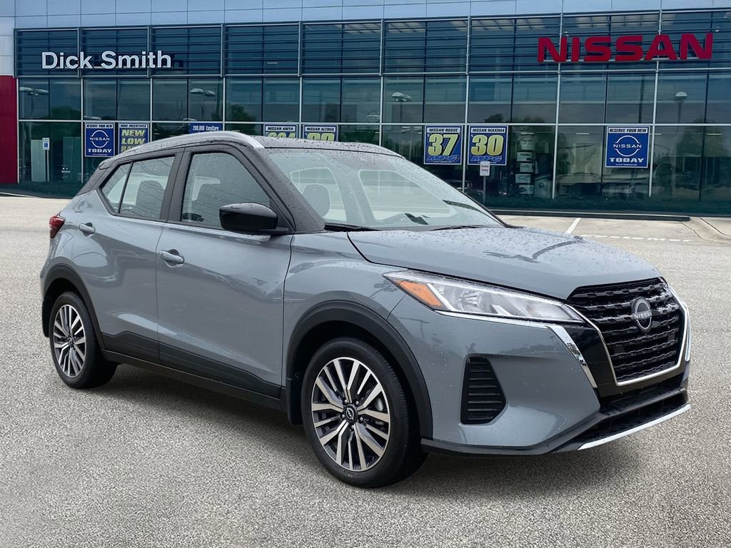 Used 2024 Nissan Kicks SV image 1