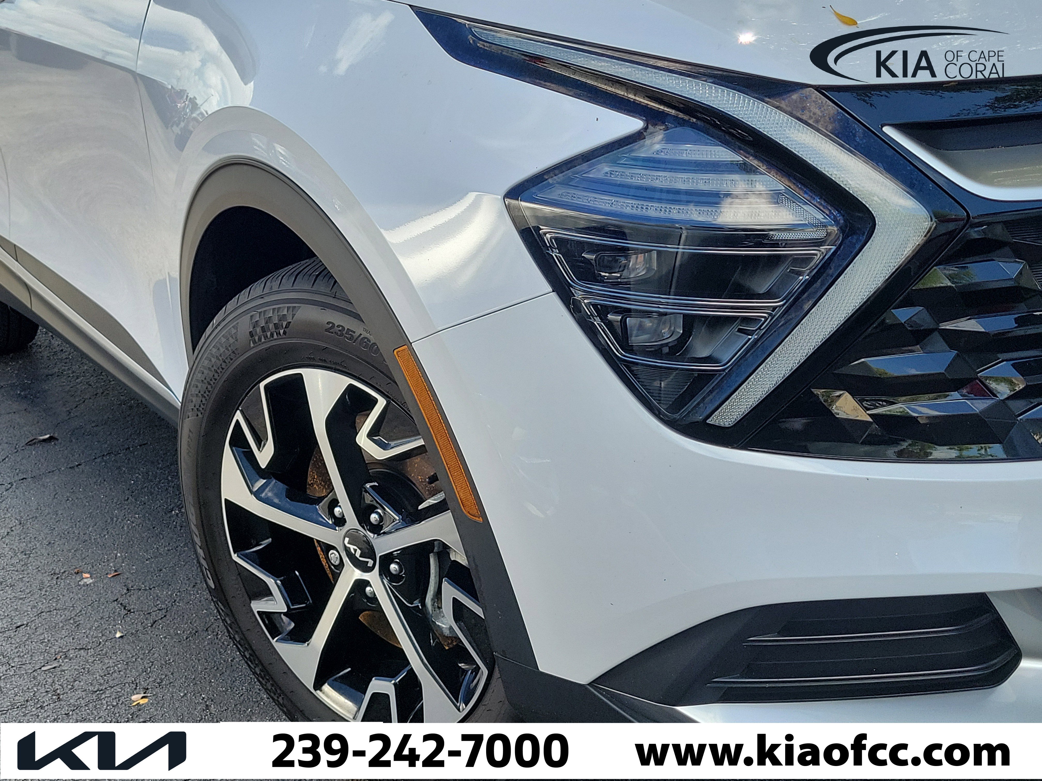 Certified 2024 Kia Sportage EX image 4