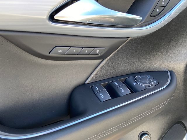 Certified 2025 Buick Envision Avenir AWD/4WD image 19