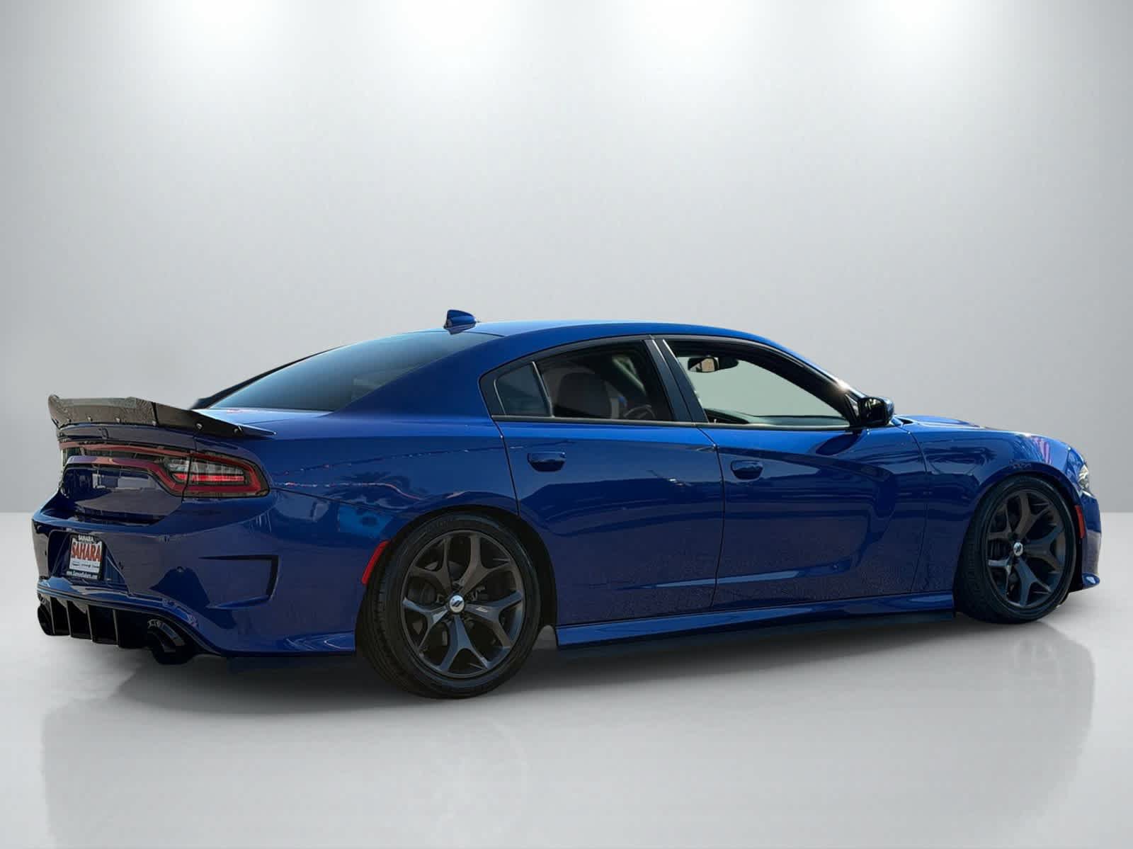 Used 2019 Dodge Charger SXT RWD image 7