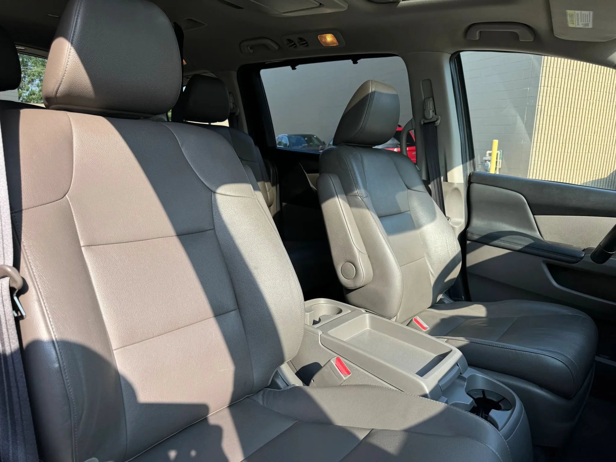 Used 2014 Honda Odyssey Touring image 29