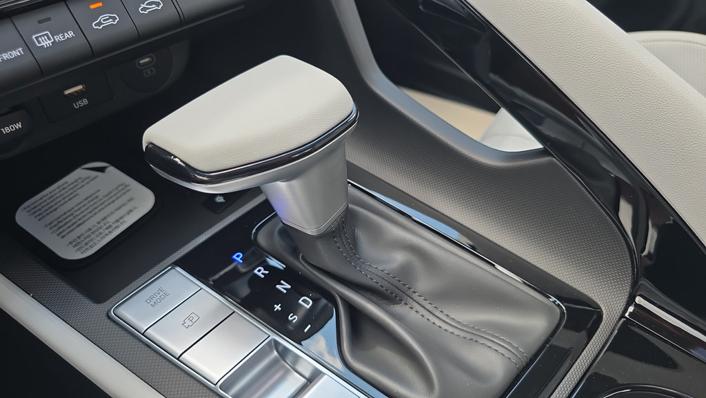 New 2026 Hyundai Elantra Limited FWD image 22