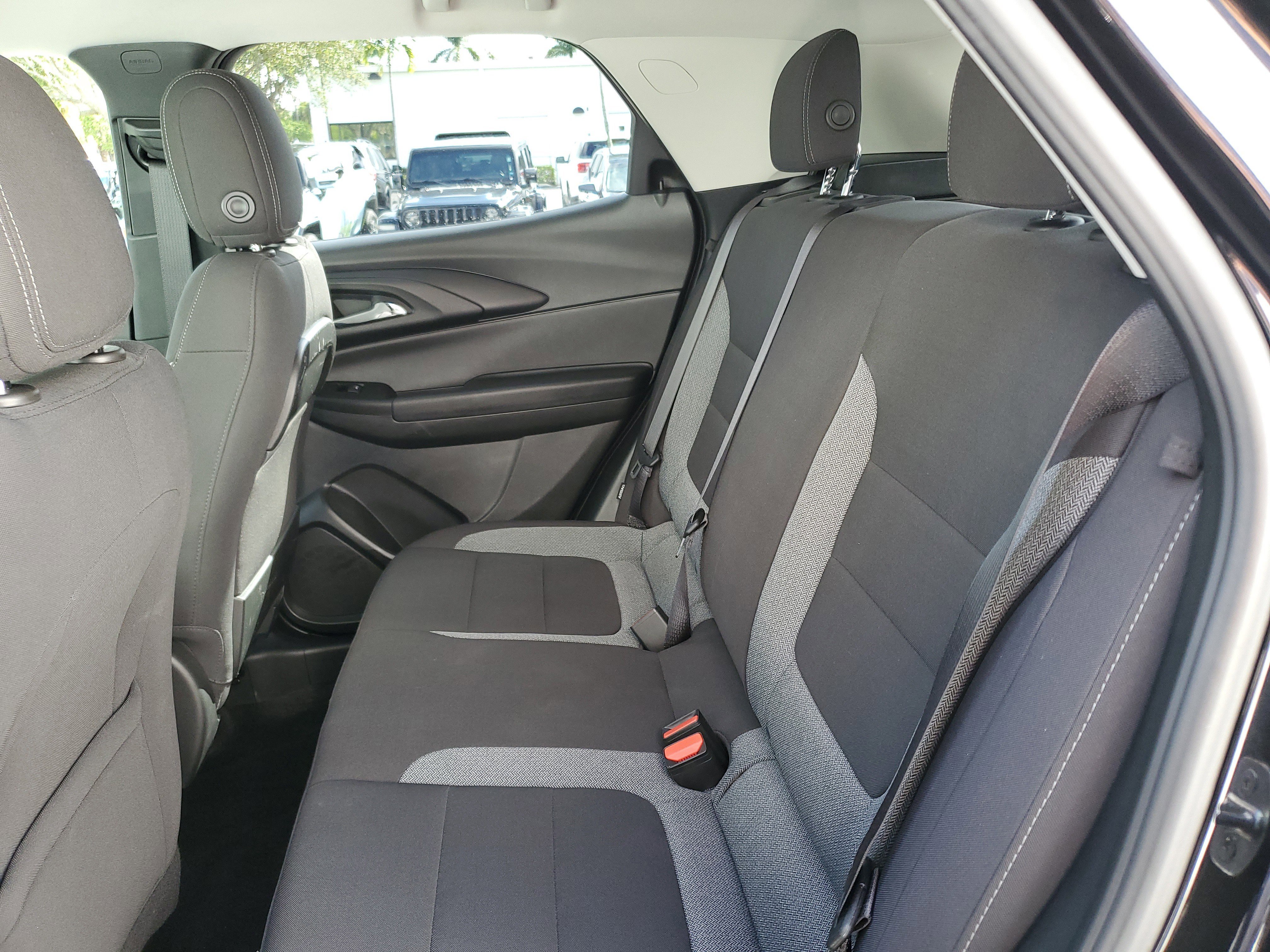 Used 2022 Chevrolet TrailBlazer LT w/ Convenience Package image 11