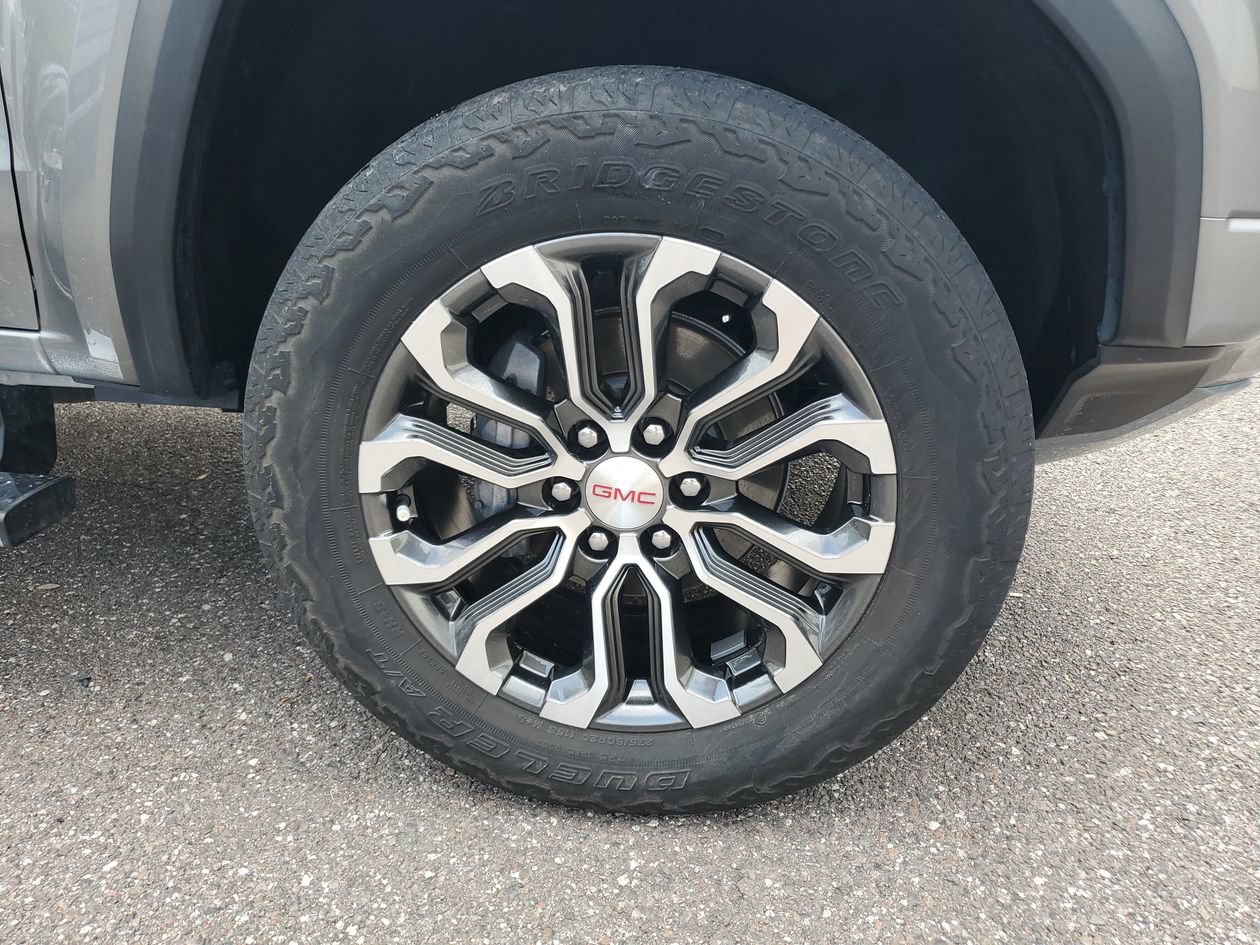 Used 2023 GMC Canyon Denali AWD/4WD image 5