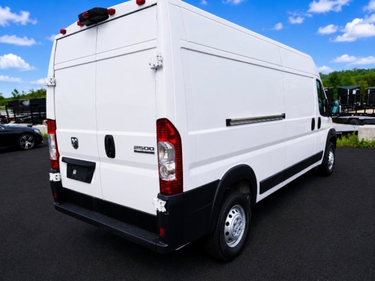 Used 2025 RAM ProMaster 2500 w/ Convenience Group FWD image 7