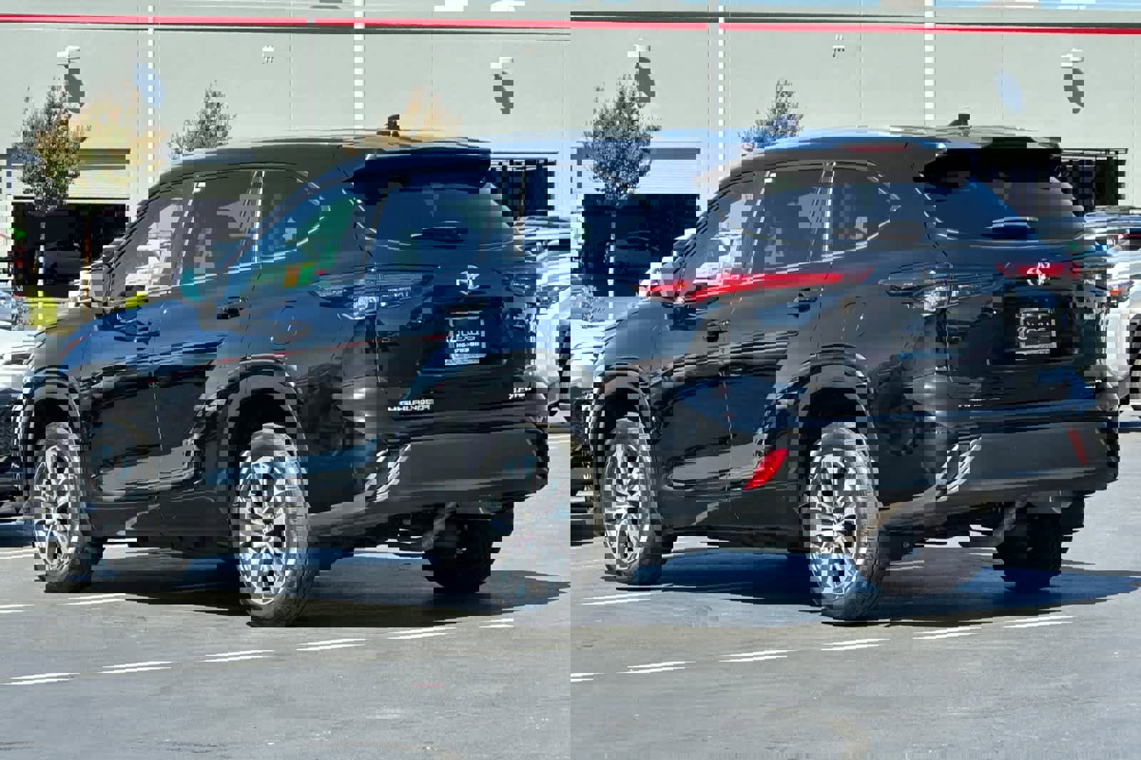 Used 2024 Toyota Highlander XLE image 7