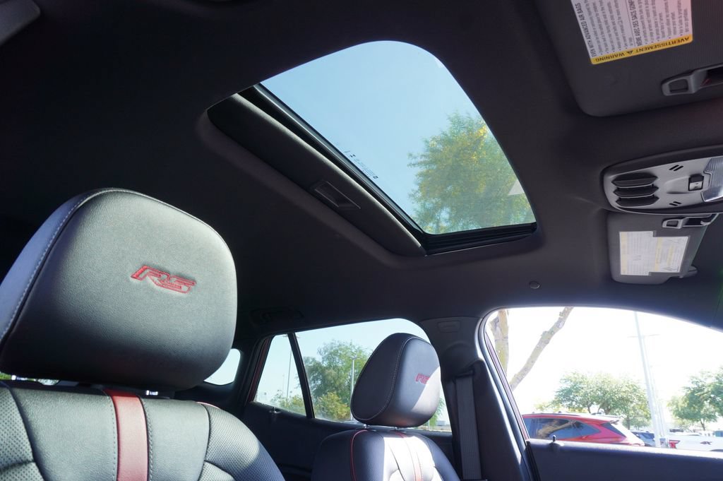 Used 2025 Chevrolet Trax RS w/ Sunroof Package FWD image 13