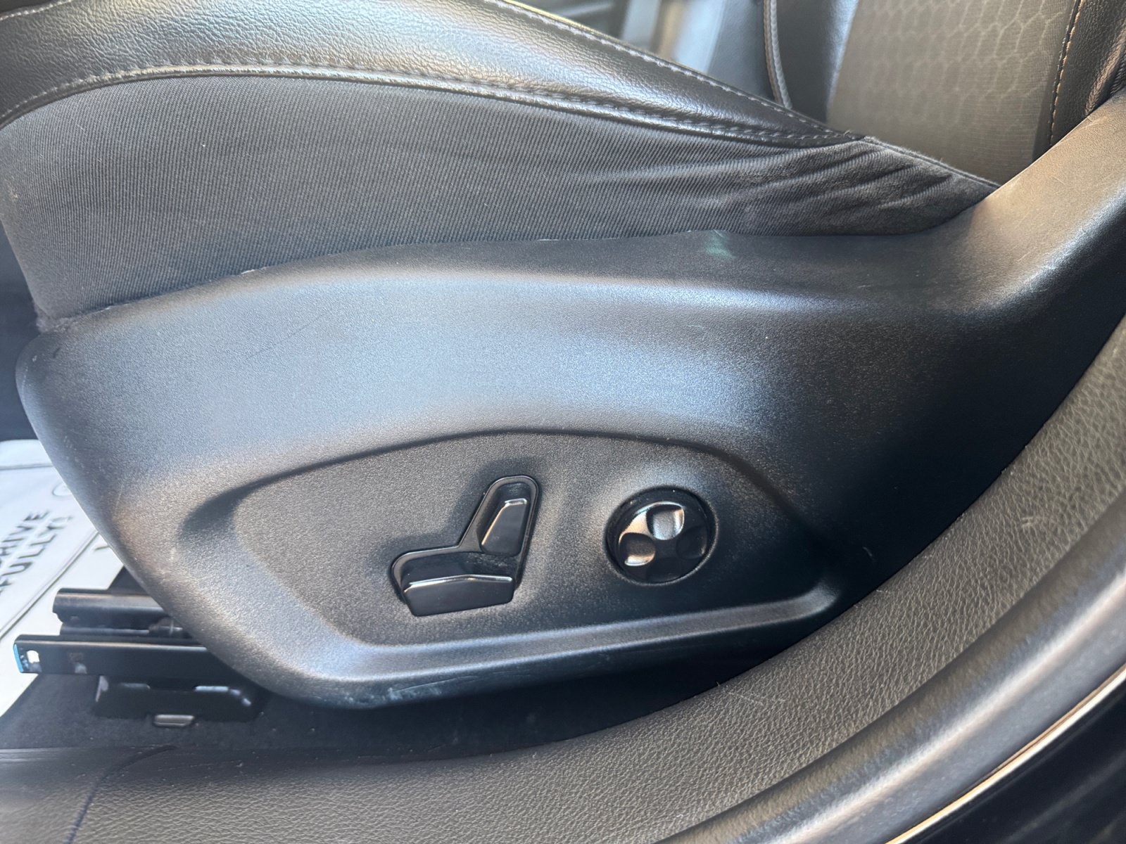 Used 2018 Jeep Compass Latitude w/ Popular Equipment Group FWD image 10