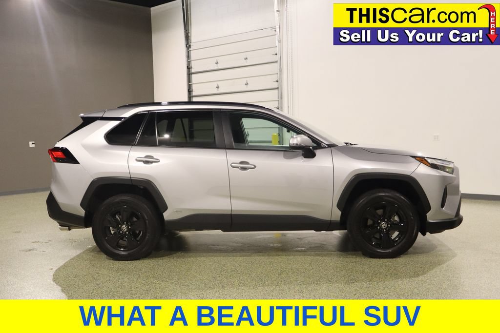 Used 2022 Toyota RAV4 XLE w/ Convenience Package AWD/4WD image 11
