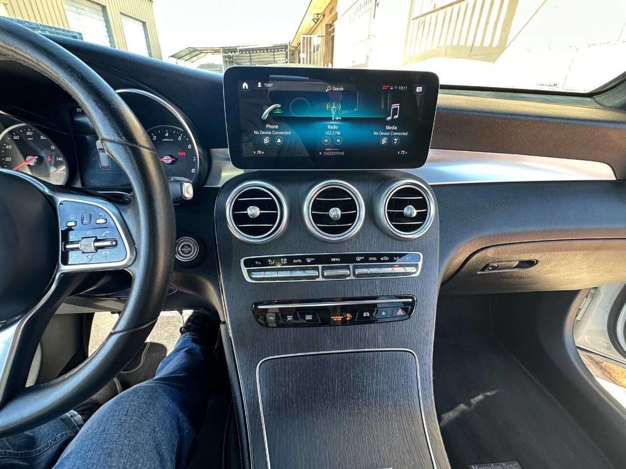 Used 2020 Mercedes-Benz GLC 300 4MATIC image 11