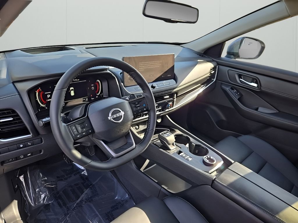 Used 2025 Nissan Rogue SL w/ SL Premium Package image 11