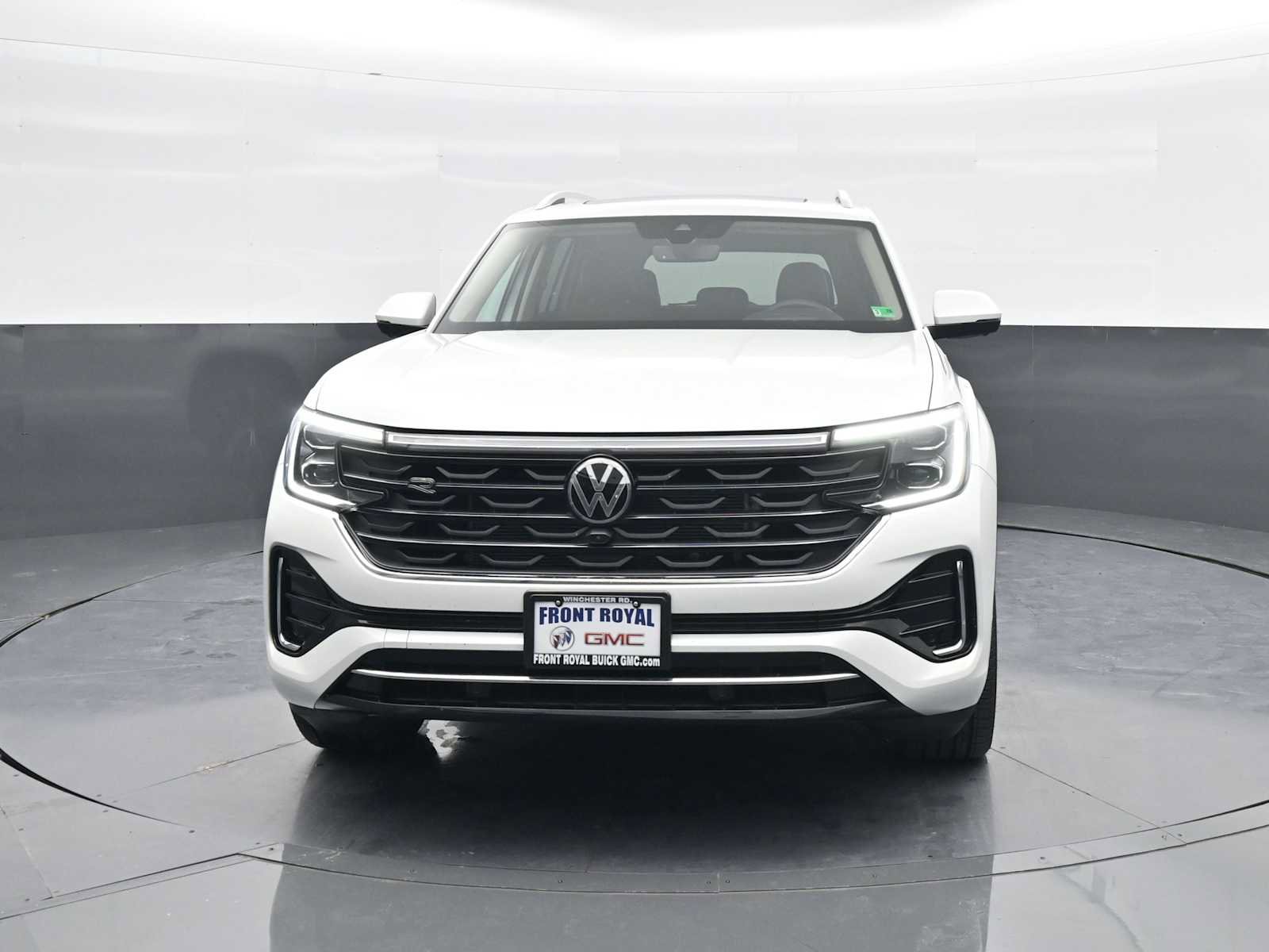 Used 2025 Volkswagen Atlas SEL Premium R-Line image 3
