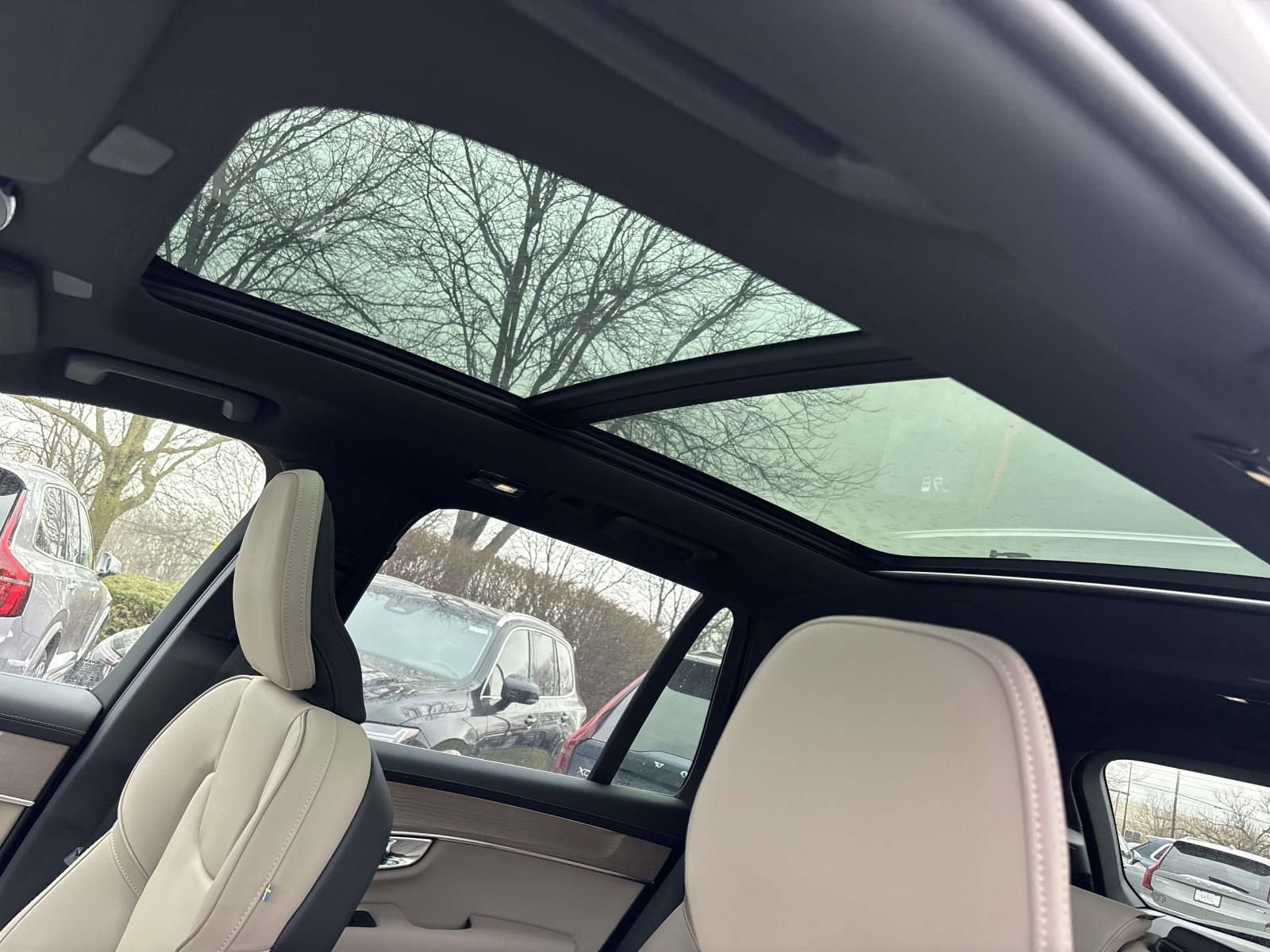 New 2026 Volvo XC90 B6 Plus w/ Protection Package Premier image 25