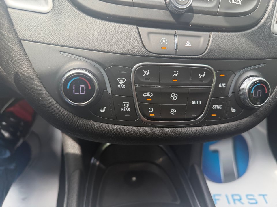 Used 2023 Chevrolet Malibu LT FWD image 21