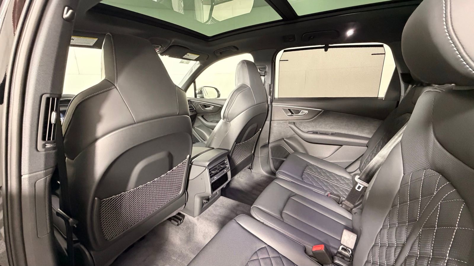 New 2026 Audi SQ7 Premium Plus AWD/4WD image 18