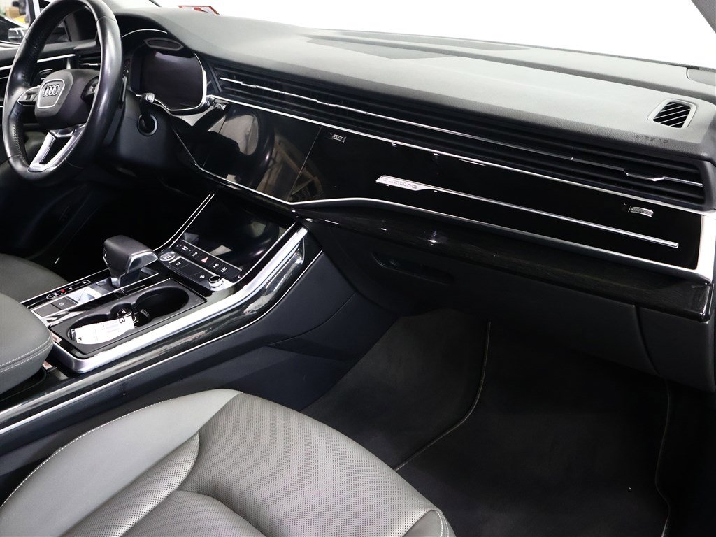 Used 2019 Audi Q8 Premium Plus w/ Premium Plus image 18