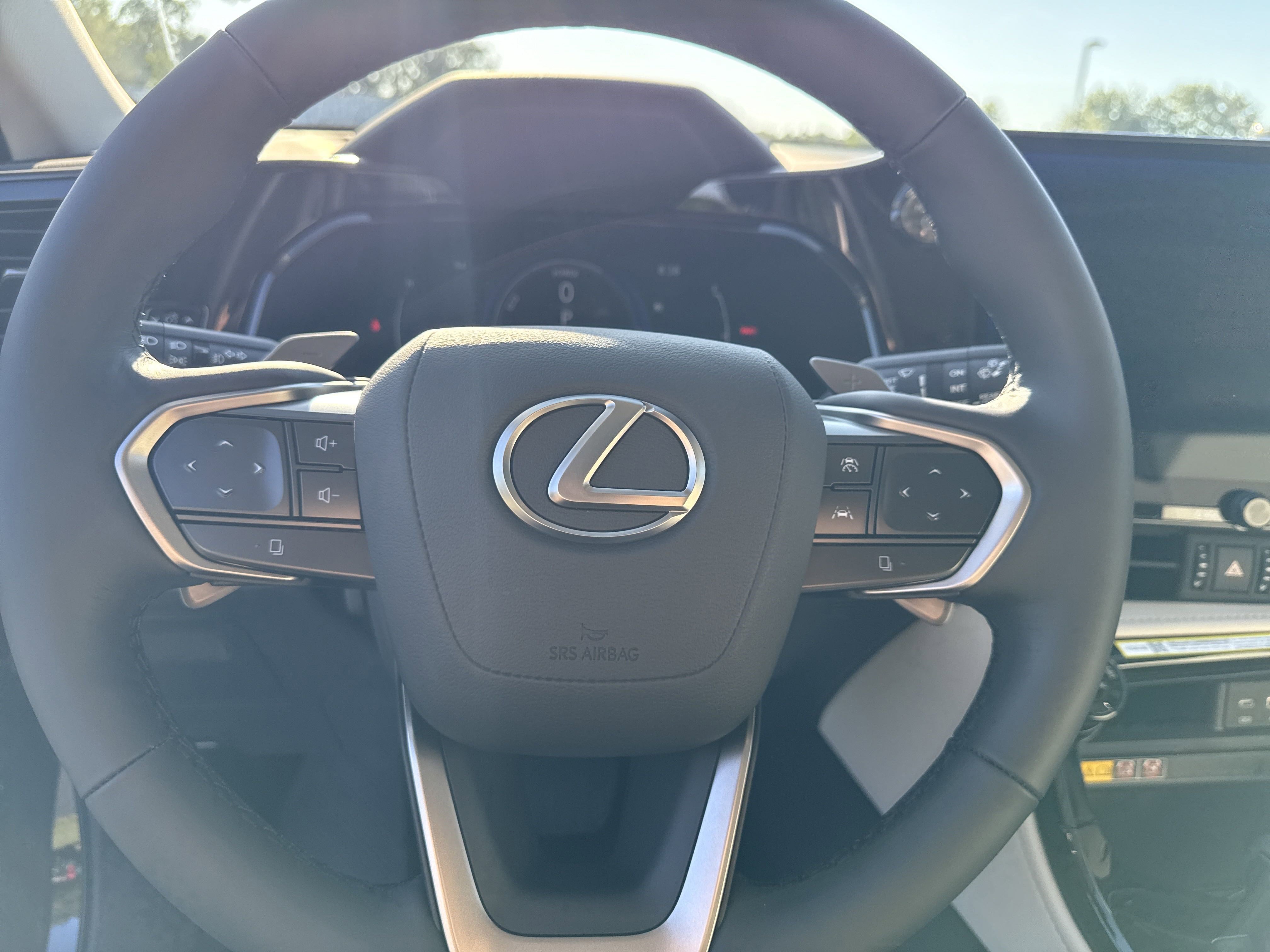 Used 2025 Lexus NX 300h AWD w/ Luxury Package image 17