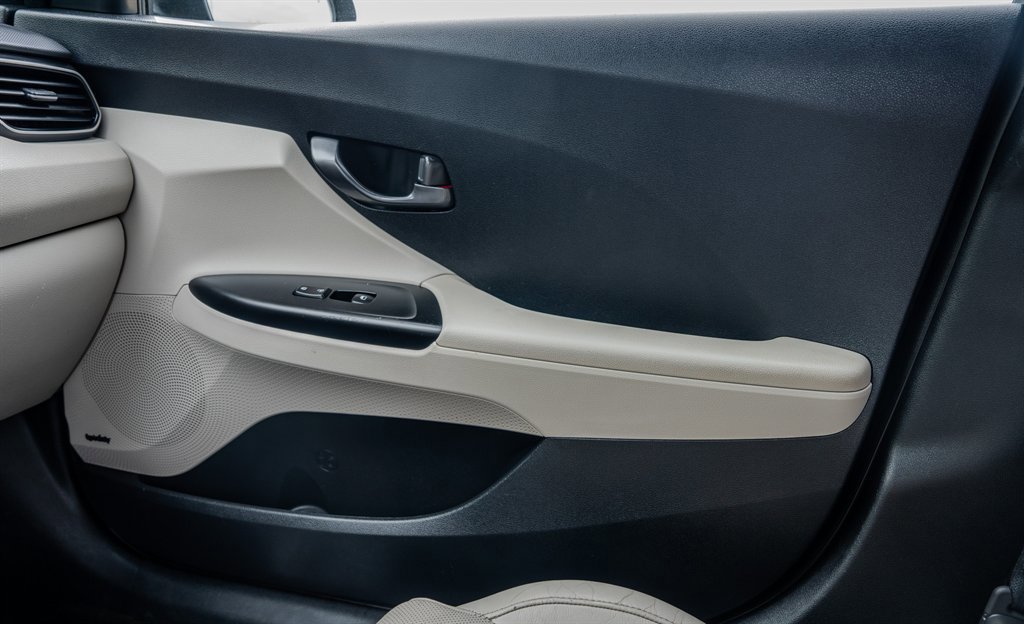 Used 2019 Hyundai Veloster Turbo Ultimate image 23