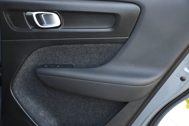 Used 2023 Volvo XC40 Recharge Plus image 28