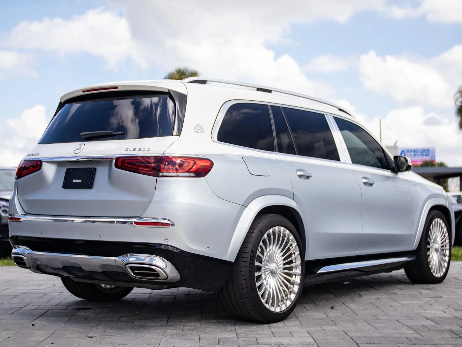Used 2022 Mercedes-Benz Maybach GLS 600 4MATIC image 18
