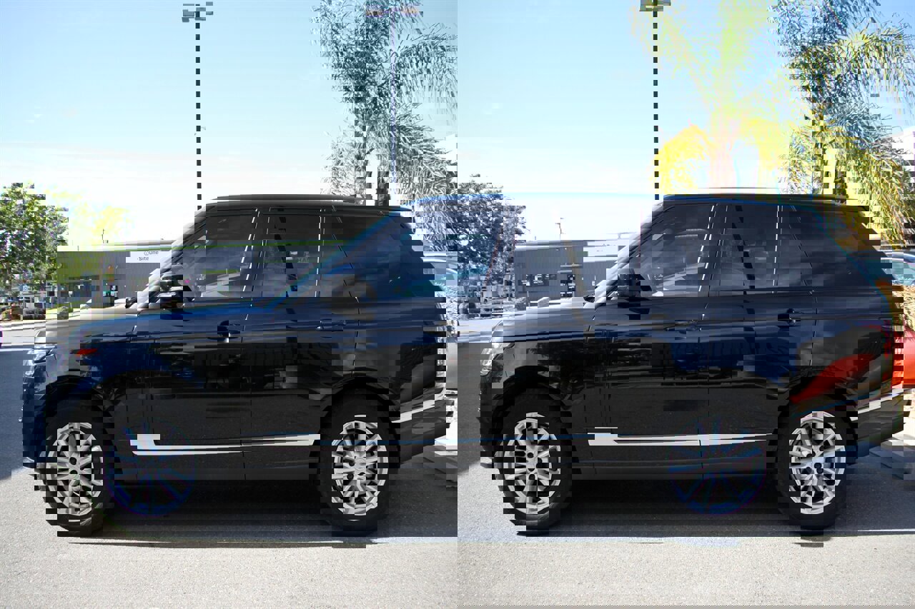 Used 2017 Land Rover Range Rover image 6