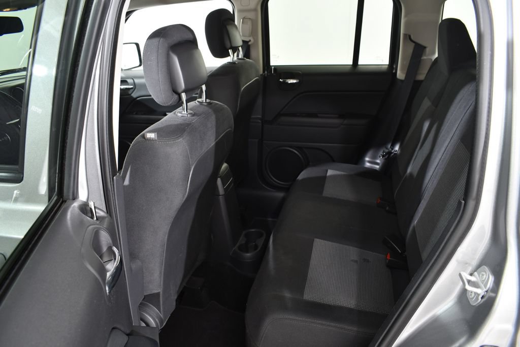 Used 2015 Jeep Patriot Latitude AWD/4WD image 16