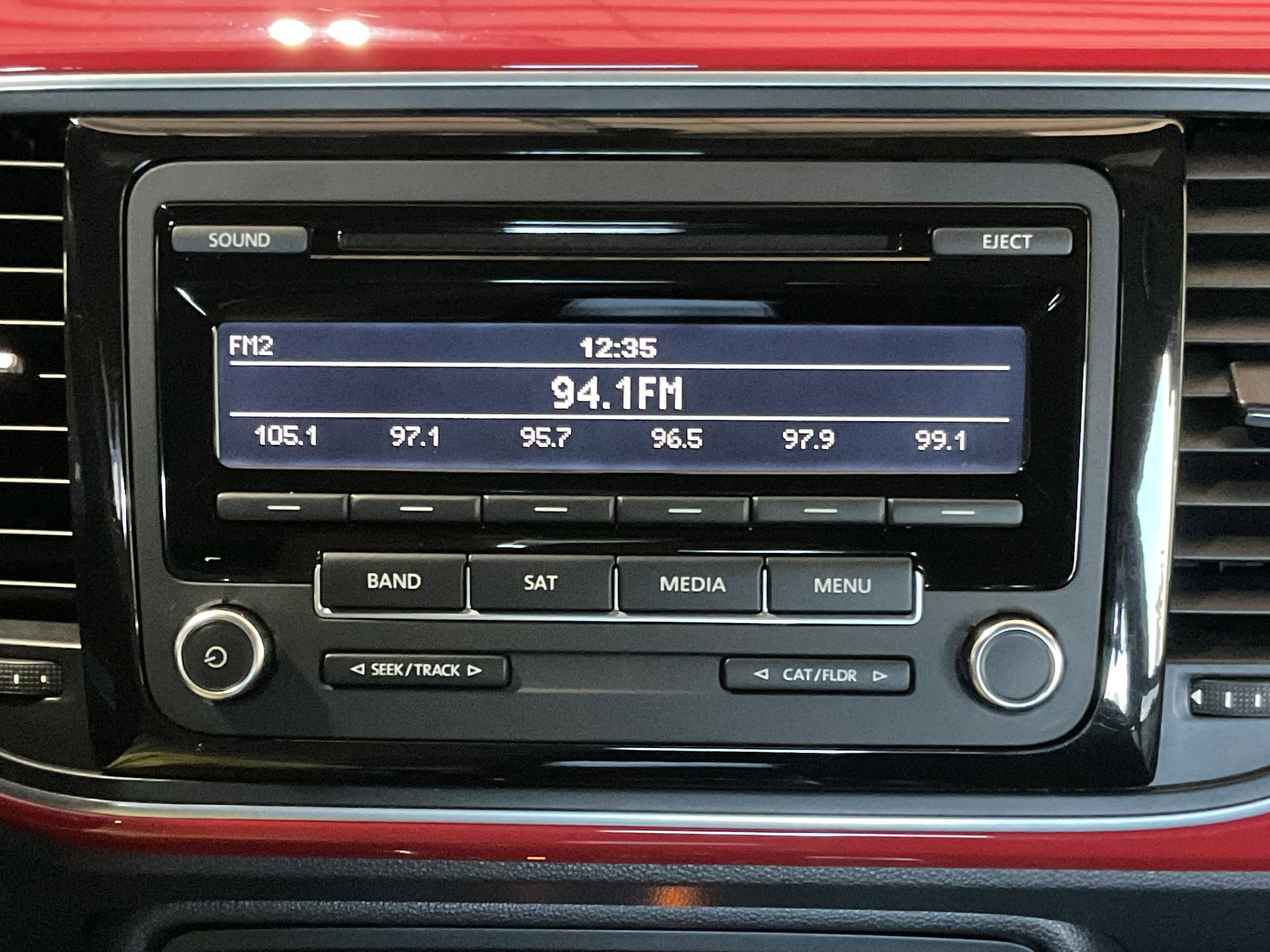 Used 2013 Volkswagen Beetle TDI image 11